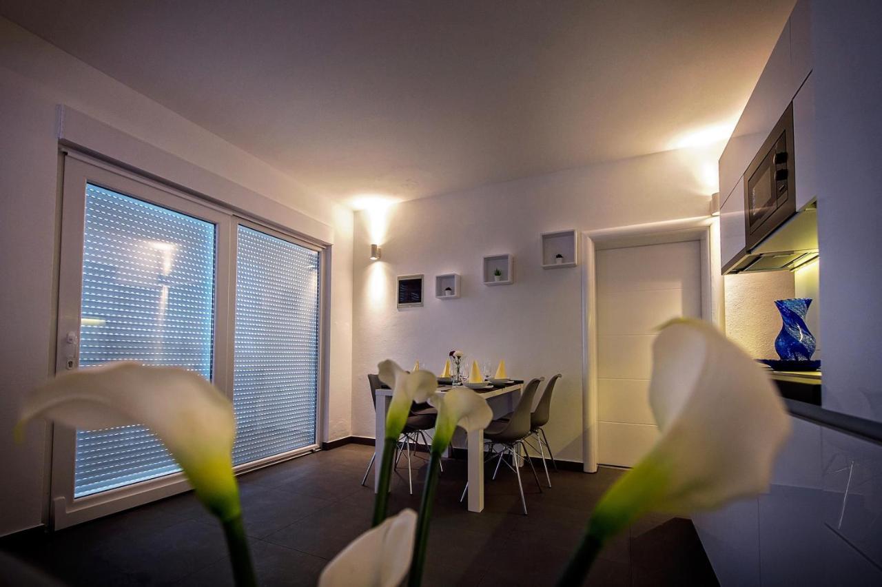 Seaside Apartments With A Swimming Pool Zecevo Rtic, Rogoznica - 8366 Zewnętrze zdjęcie